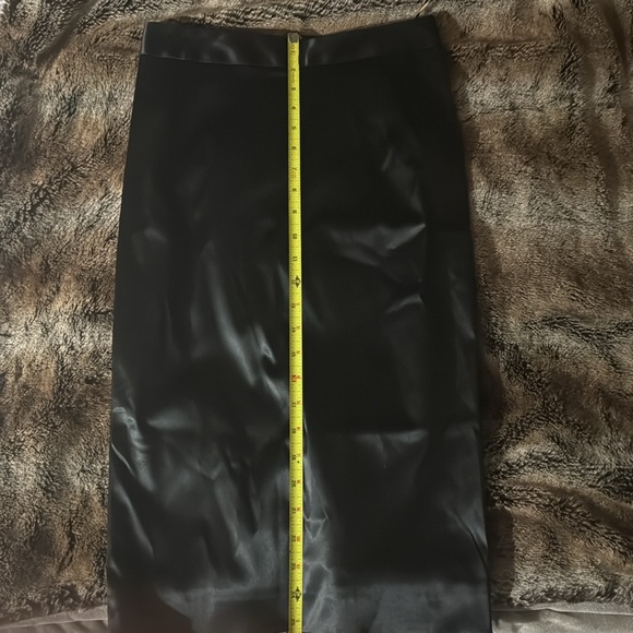 AUTHENTIC Dolce and Gabbana pencil skirt - Picture 5 of 6